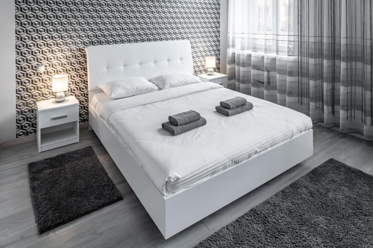 Apartment On Lesya Ukrainka Лвив Екстериор снимка