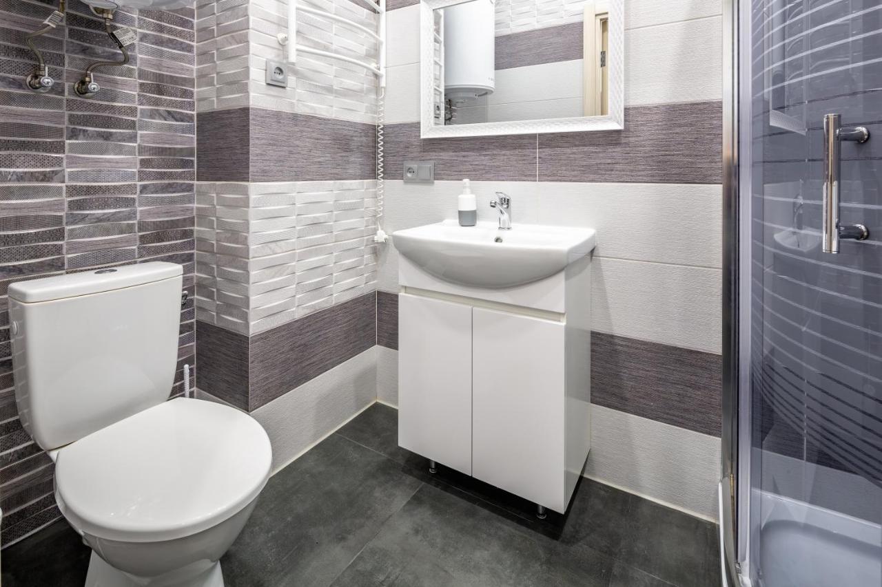 Apartment On Lesya Ukrainka Лвив Екстериор снимка