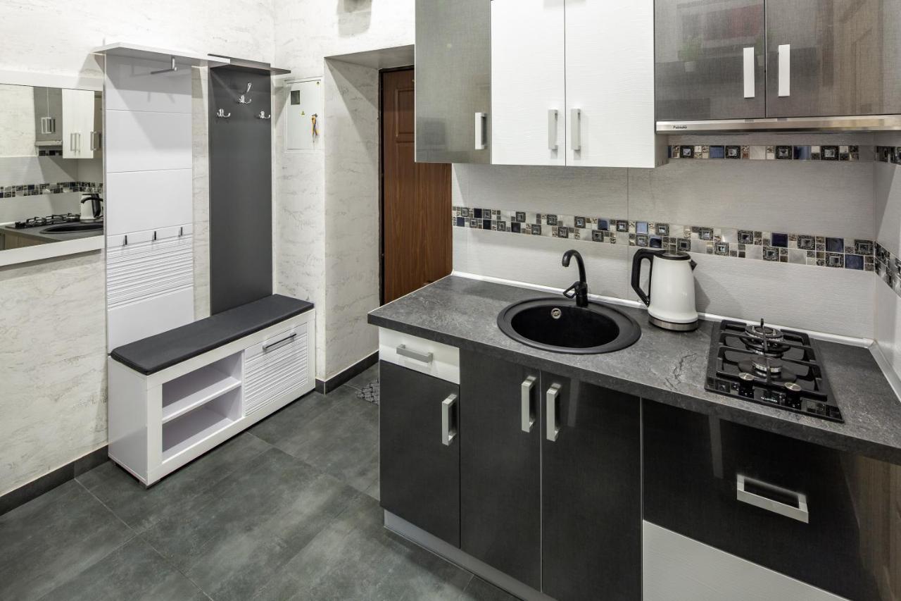 Apartment On Lesya Ukrainka Лвив Екстериор снимка
