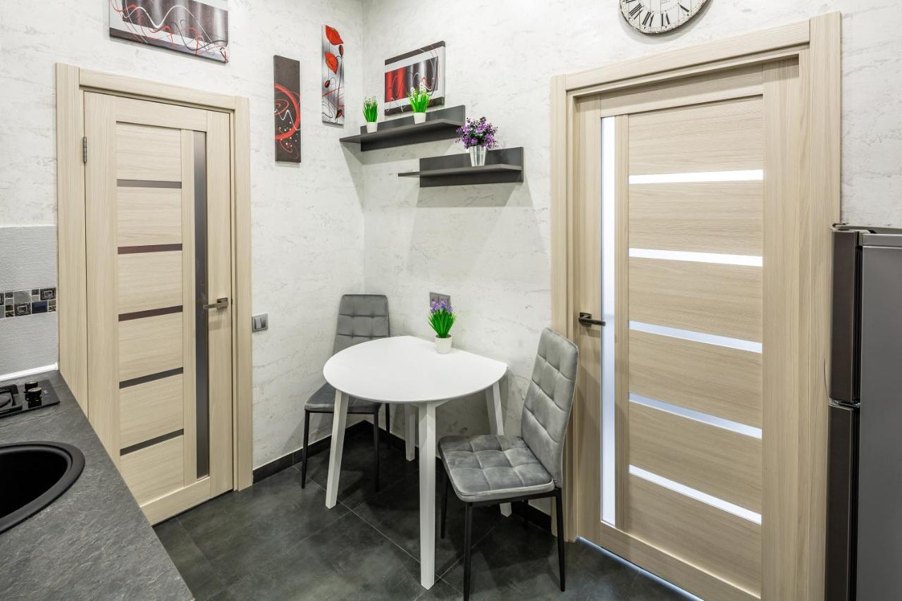 Apartment On Lesya Ukrainka Лвив Екстериор снимка
